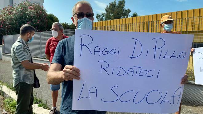 Acilia, l’associazione Decimo Rinasce: “La scuola di via Maccari è abbandonata”