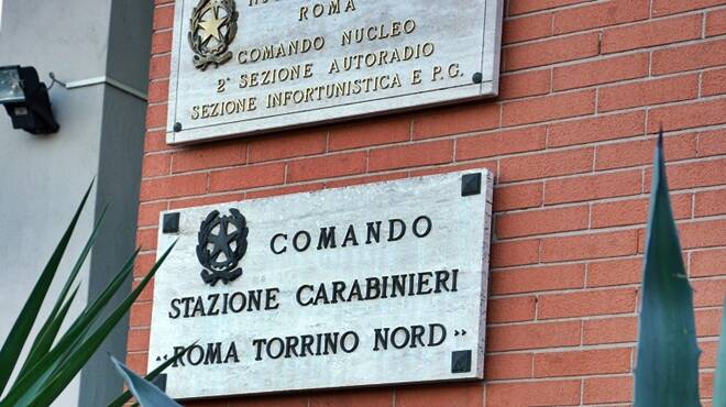 Roma, aveva rapinato due anziani durante l’estate: arrestato un ragazzo