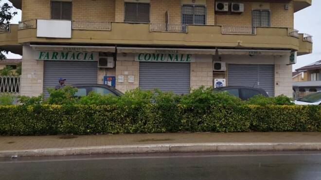 Chiusa la farmacia comunale di Tor San Lorenzo, E. Ludovici: “Un altro servizio in meno”