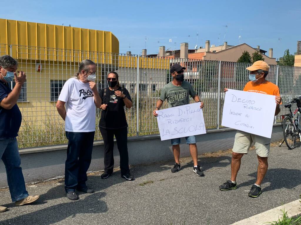 decimo rinasce protesta via maccari acilia