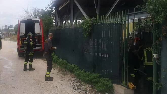 Roma, incendio a ridosso del Gra: traffico deviato sull’Ardeatina