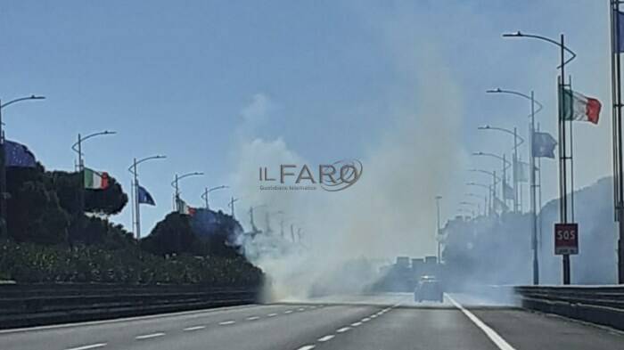 Fumo sulla Roma-Fiumicino, in fiamme i cespugli nello spartitraffico della A91