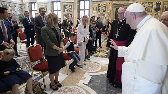 Il Papa incontra i bimbi autistici: “Ognuno di noi è bello agli occhi di Dio”