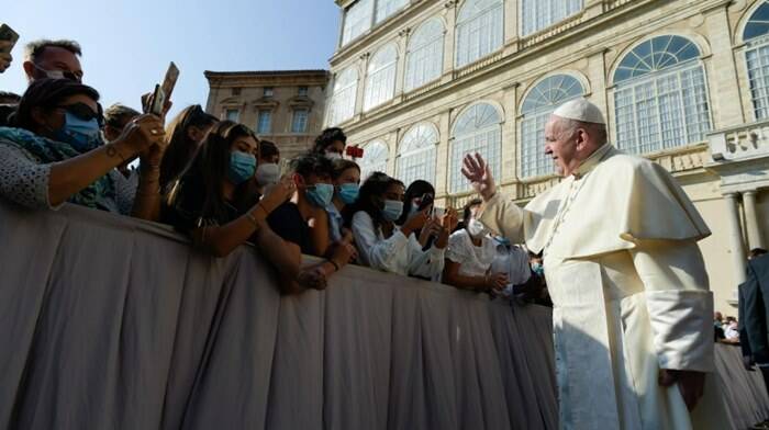 Il Papa: “Sfruttare il pianeta è peccato, l’unico vaccino è la contemplazione”