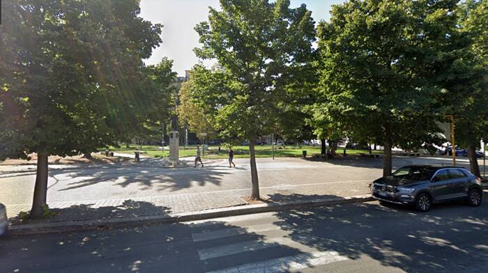 Latina, l’idea dei residenti per preservare piazza Goretti dal degrado: “Recintiamola”
