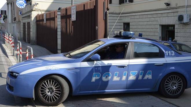 Cocaina, eroina e soldi sporchi in casa: arrestata a Civitavecchia