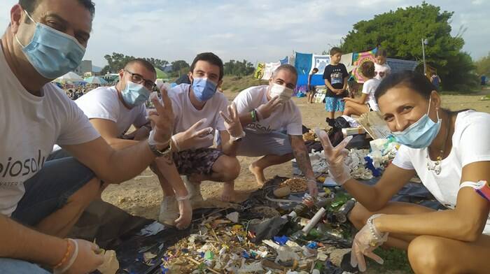 World CleanUp Day, volontari ripuliscono la spiaggia di Santa Severa