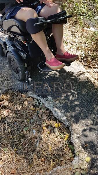 Reportage - I mille ostacoli sulla strada di un disabile
