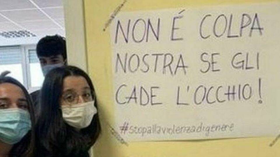 Roma, no a minigonna: al Liceo Socrate scoppia la protesta