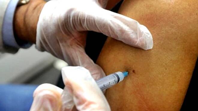 Johnson & Johnson sospende la sperimentazione del vaccino anti-Covid per “eventi avversi”