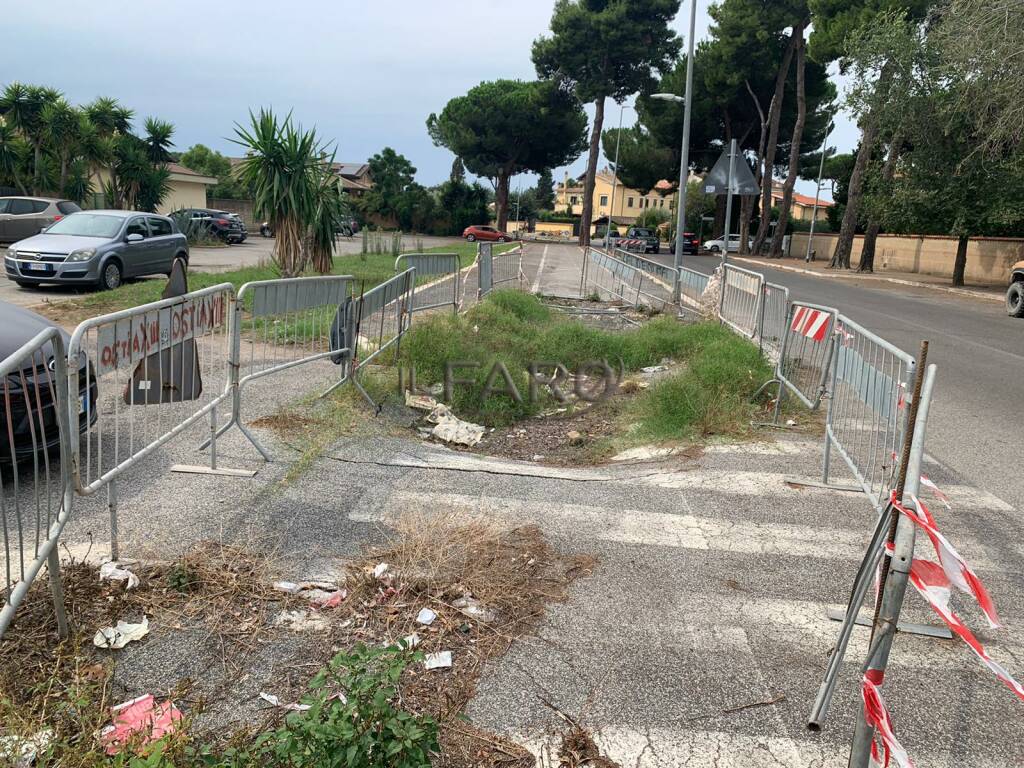 Infernetto, via Ceccarossi collassa e i residenti vendono casa