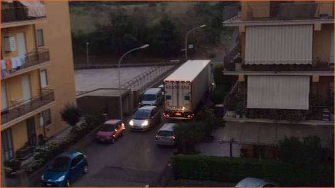 Montalto, Corniglia (M5S): “A via Ombrone mancano ancora i divieti per i mezzi pesanti”