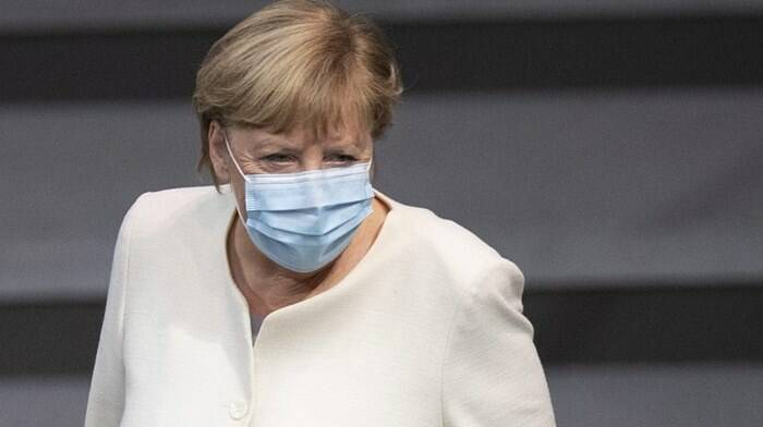 La Merkel elogia Draghi: “Il Premier giusto al momento giusto per l’Italia”