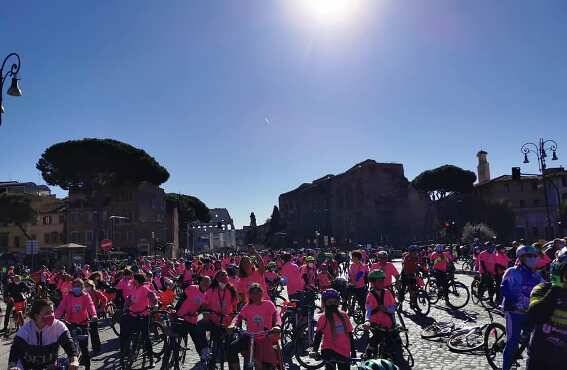Lotta al Tumore al Seno, torna la manifestazione ‘Bicinrosa’ a Roma