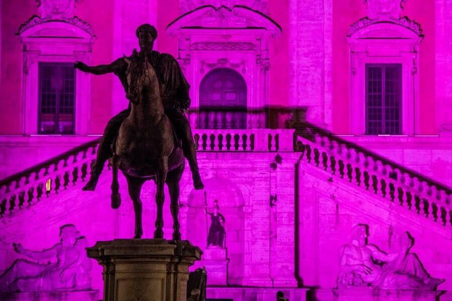 Tumore al seno, Roma e il litorale laziale si illuminano di rosa