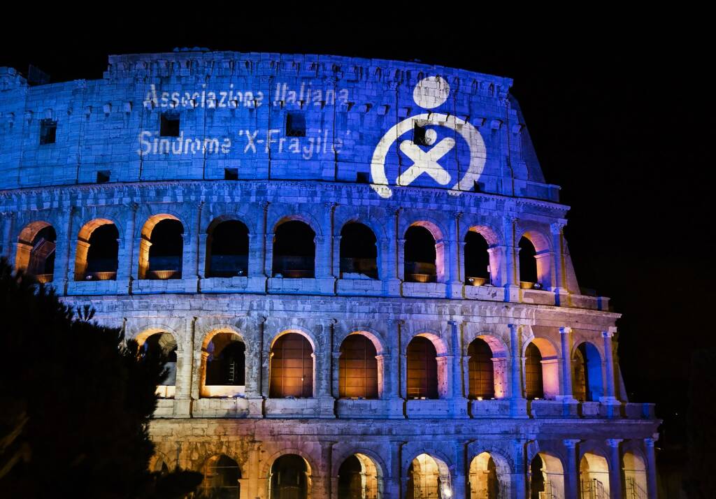 Giornata europea della Sindrome X Fragile, il Colosseo di tinge di blu