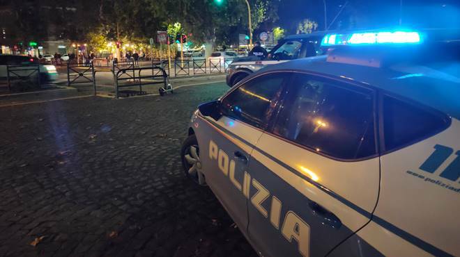 Roma, party abusivo con musica a tutto volume e i vicini chiamano la Polizia: multati