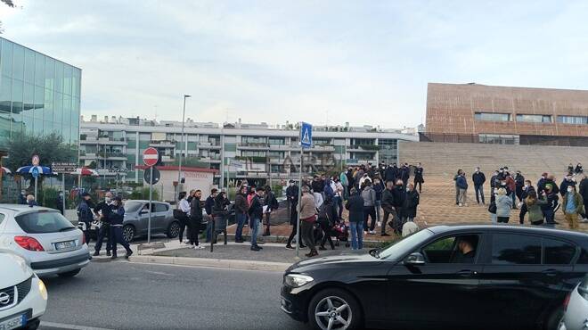 Dpcm Conte, manifestazione ristoratori Fiumicino