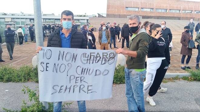 Dpcm Conte, manifestazione ristoratori Fiumicino