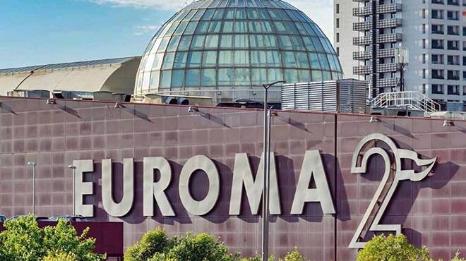 Eur, prova a rubare dentro un negozio sportivo di Euroma2: arrestato un ragazzo