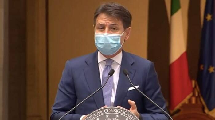 Nuovo Dpcm, Conte spiega le regioni delle chiusure di palestre e teatri: “Era necessario”