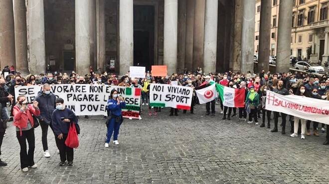 Roma, la IAI Fiumicino scende in piazza per sostenere il mondo dello sport