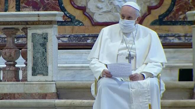 Roma città della pace, il Papa: “Solo l’uomo che si fa carico degli altri salva se stesso”