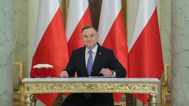 Polonia, il presidente Duda è positivo al Covid-19. Il Portavoce presidenziale: “Sta Bene”