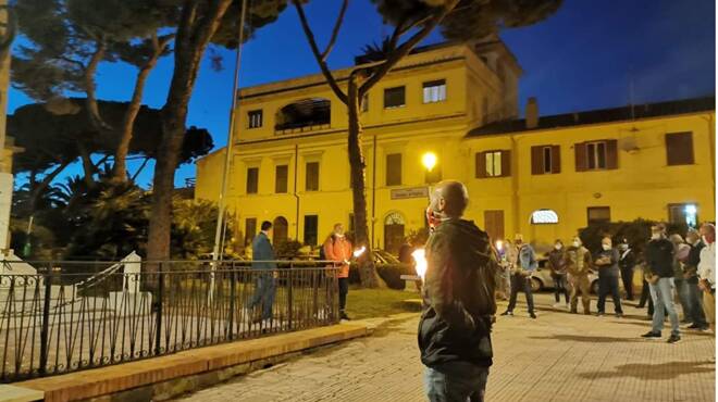 Momenti emozionanti a Santa Marinella e Civitavecchia con “Una Rosa per Norma”