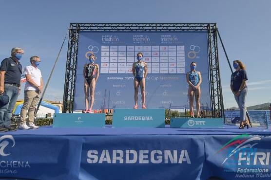 Triathlon, nella World Cup di Arzachena Verena Steinhauser è terza: “Come una vittoria”