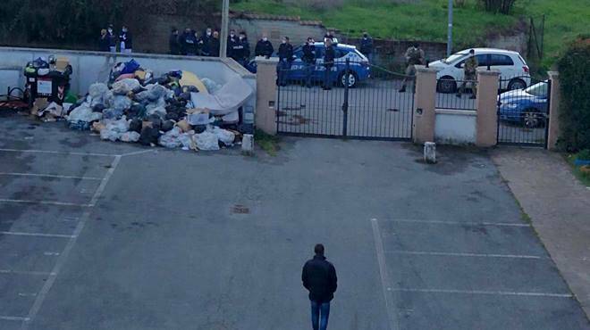 X Municipio, caos in Via Porrino: rifiutano la quarantena e scoppia la rivolta