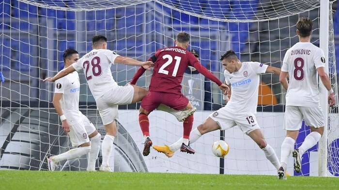 Europa League, la Roma stende 5-0 il Cluj e balza al comando del gruppo A