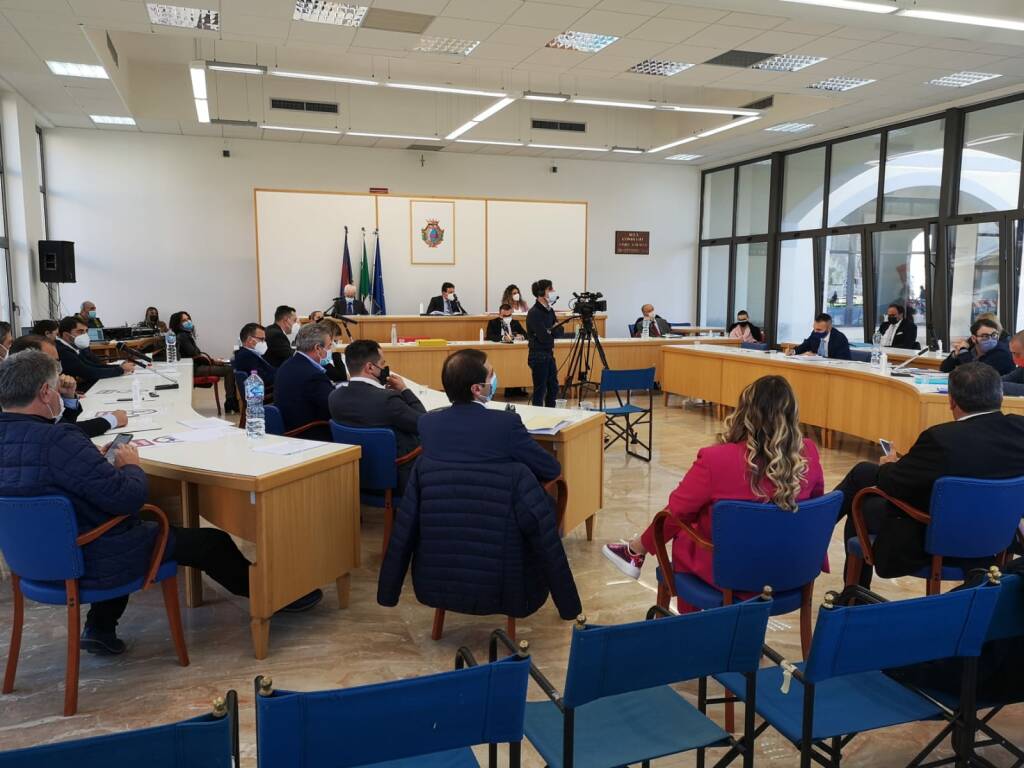 Consiglio comunale di Fondi: il sindaco Maschietto comunica le nuove deleghe