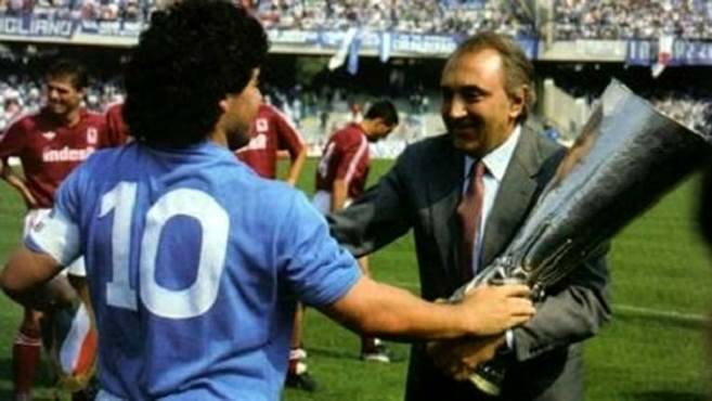 Morte Maradona, Ferlaino: “Non ho parole. Napoli piange Diego con profondo dolore”