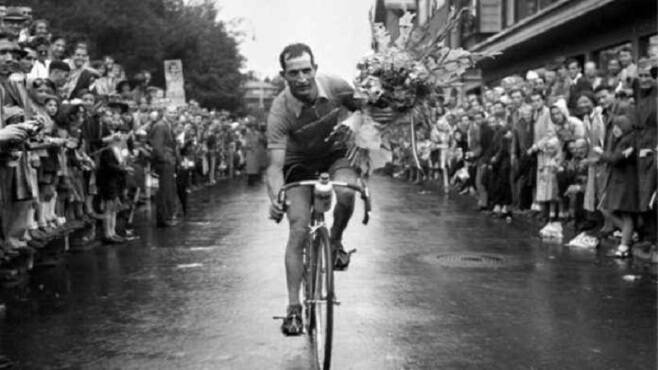 Gino Bartali ‘Giusto tra le Nazioni’: una targa per il campione di ciclismo al Coni