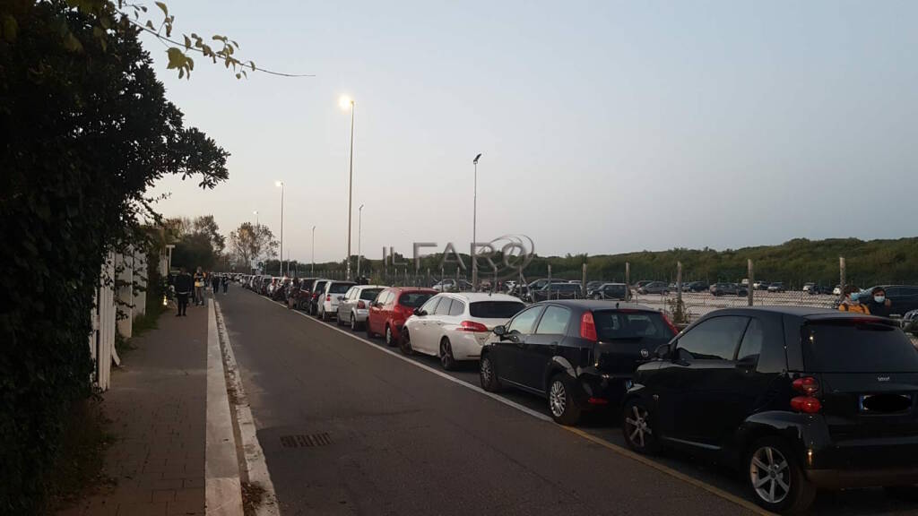 Domenica di sole: tante le presenze sulle spiagge di Ostia, Fiumicino, Fregene e Maccarese