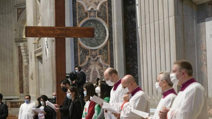 Il Papa ai giovani: “Non siamo fatti per sognare il weekend ma per realizzare i sogni di Dio”