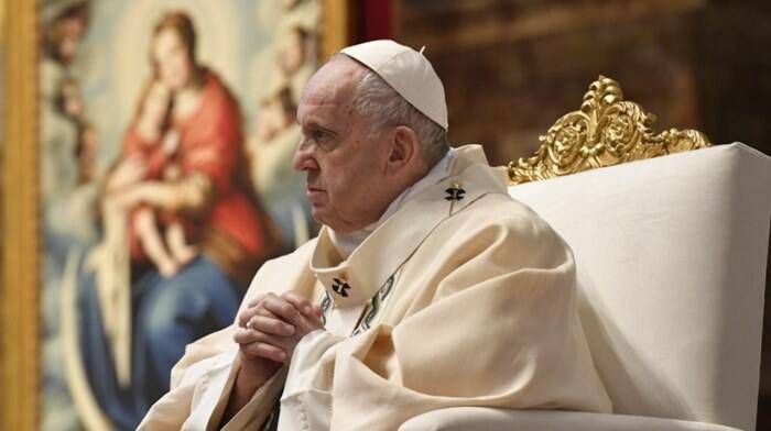 Il Papa concede l’indulgenza agli anziani e a chi fa loro visita: basta anche una telefonata