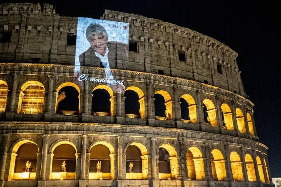 Roma, il 5 novembre i funerali di Gigi Proietti in forma privata e in diretta tv: sarà lutto cittadino