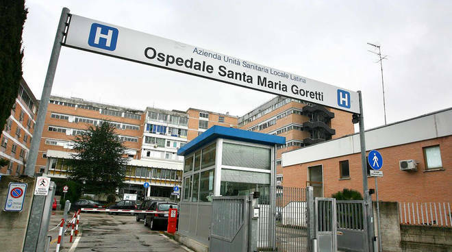 Latina, task force di giovani preti in ospedale per portare conforto ai malati di Covid