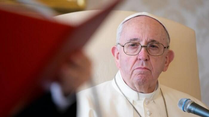 Il Papa: “Chi arma i bambini commette un crimine contro l’umanità”
