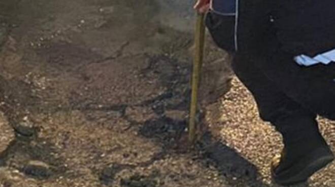 Non riparano l’asfalto dopo i lavori: maxi multa a due aziende di Ardea