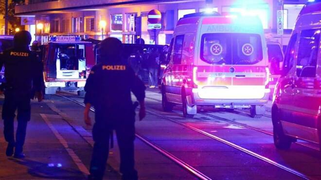 L’Austria piomba nell’incubo del terrorismo, sparatorie a Vienna: morti e feriti