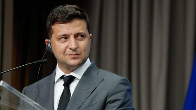 Ucraina, il presidente Zelensky ricoverato in ospedale: è positivo al Covid-19