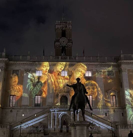 Roma, il Campidoglio si illumina con la magia del video-mapping “Visioni di Natale”