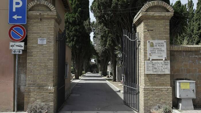 Cimitero di Ostia Antica, messa in sicurezza l’area parcheggio