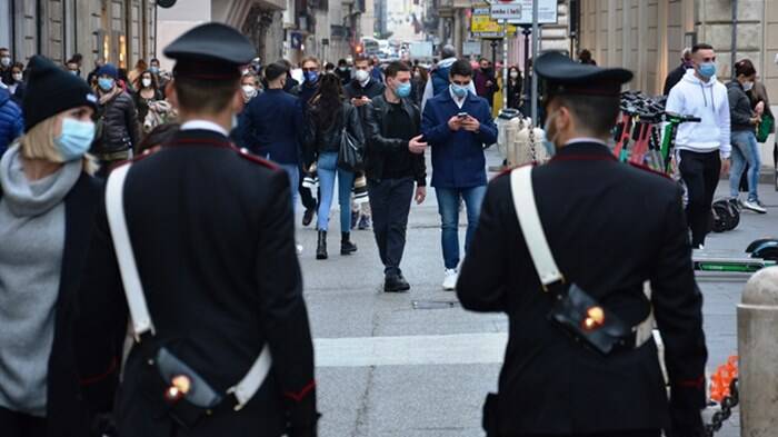 Covid-19, in Italia è record di contagi a Natale: rischio zona gialla per ogni Regione