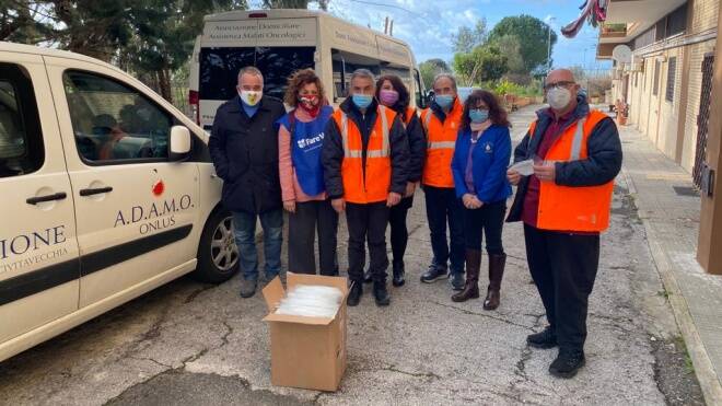 Fare Verde, Bls ed Executive donano 12mila mascherine ai cittadini di Civitavecchia
