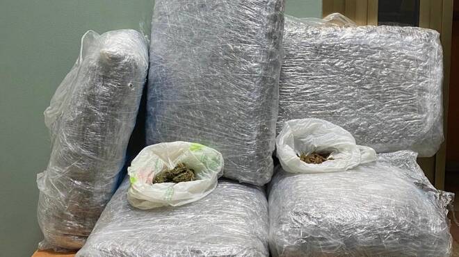 Frascati, nascondeva 26 chili di droga in un casolare abbandonato: arrestato pusher 36enne