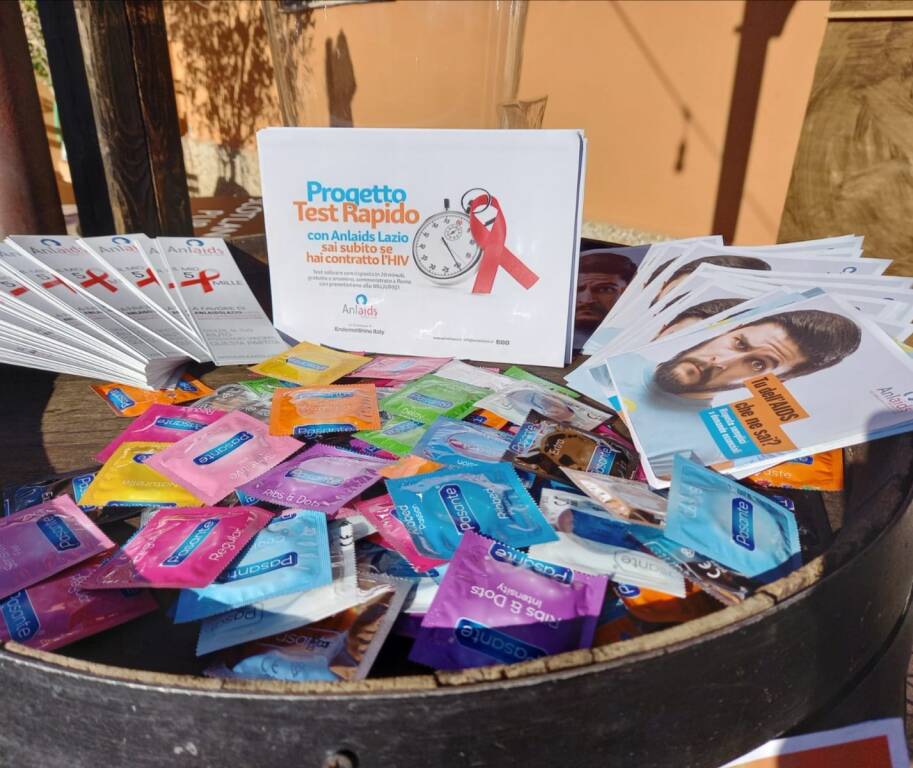 #Iomiproteggo: a Fiumicino distribuiti profilattici gratis per la lotta all’Aids